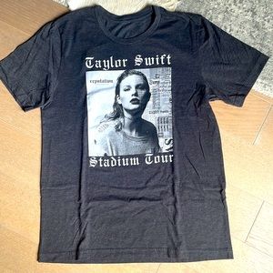 Hey Swifties!! Taylor Swift Reputation Tour concert tee!